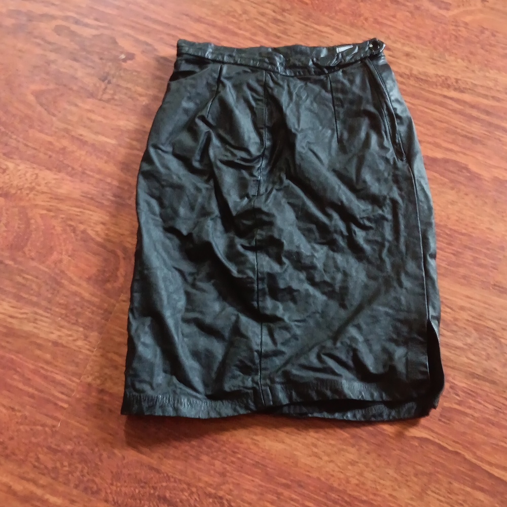 Leather‎ pencil skirt